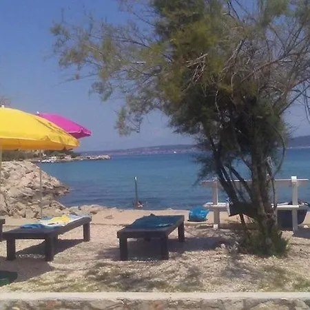 شقة In With Sea View, Terrace, Air Conditioning, Wi-fi Ždrelac