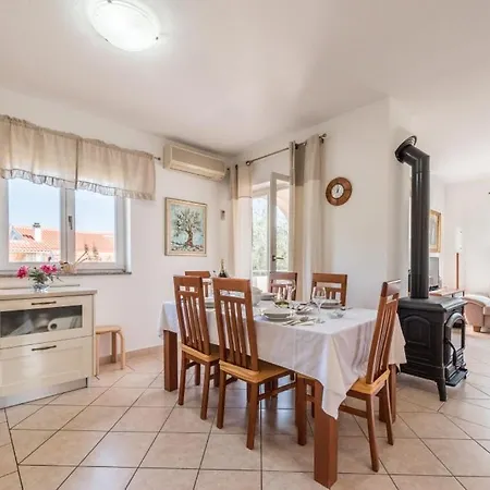 شقة In With Sea View, Terrace, Air Conditioning, Wi-fi *