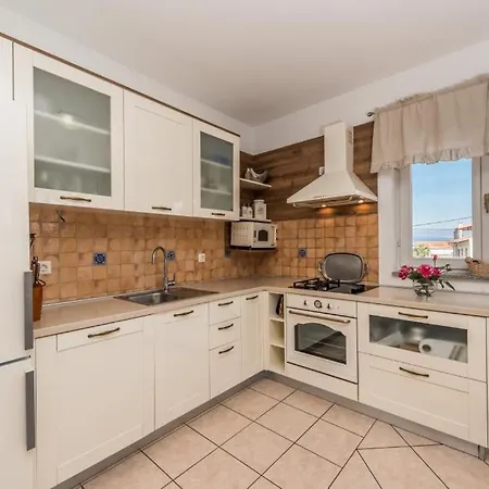 In With Sea View, Terrace, Air Conditioning, Wi-fi