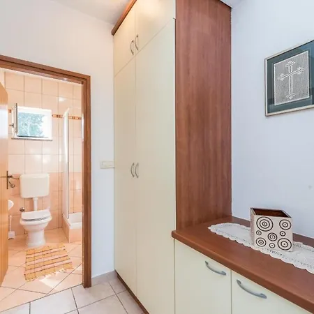 In With Sea View, Terrace, Air Conditioning, Wi-fi شقة Ždrelac