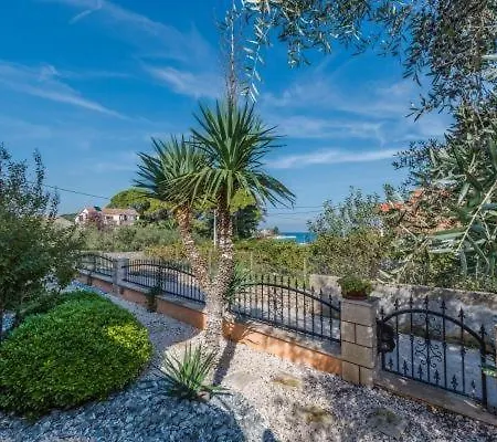 In With Sea View, Terrace, Air Conditioning, Wi-fi *