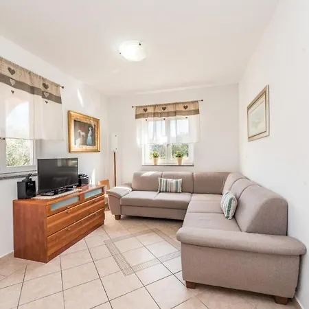 In With Sea View, Terrace, Air Conditioning, Wi-fi Apartment